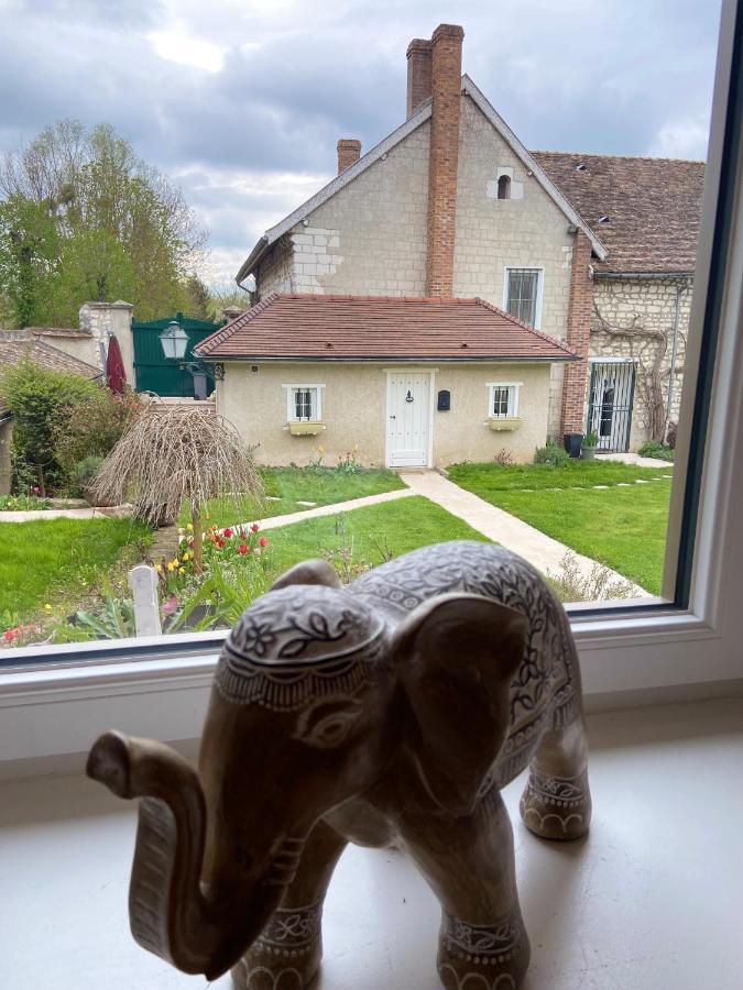 Au Fil De L'O Bed & Breakfast Bisseuil Exterior photo